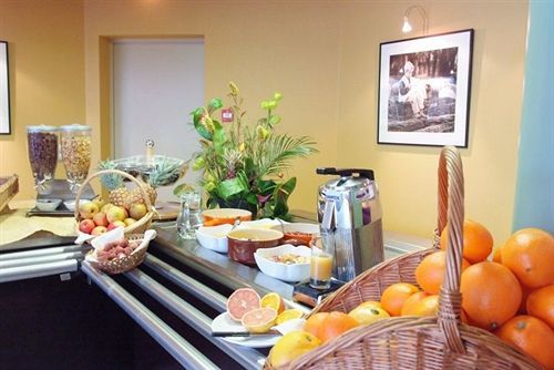 Logis Des Cepages Hotel 3*